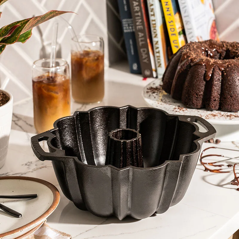 Seasoned Cast Iron Fluted Cake Pan - Image 2