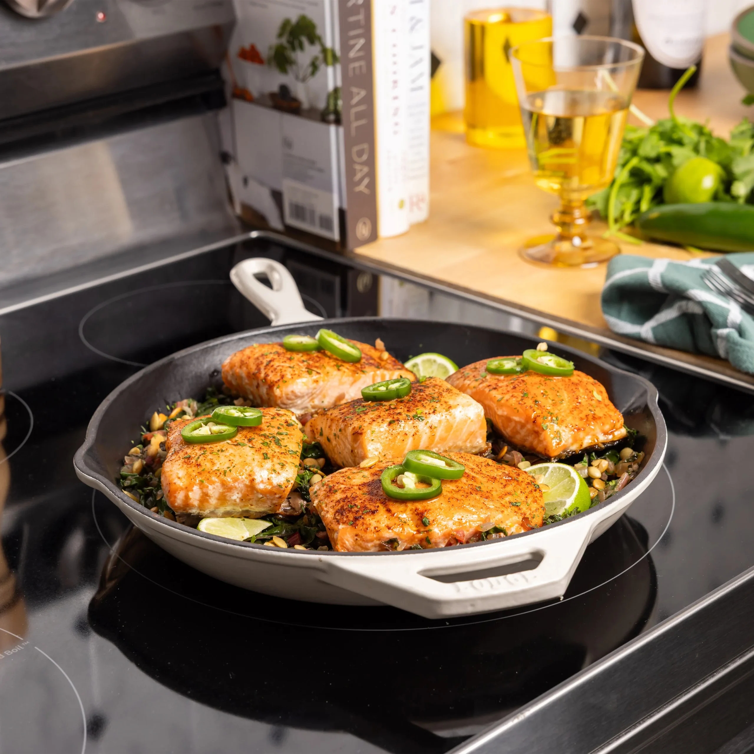 11 Inch Essential Enamel Cast Iron Skillet - Image 4