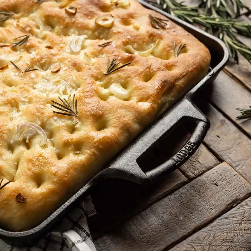 15.5 x 10.5 Inch Seasoned Cast Iron Baking Pan - Image 3