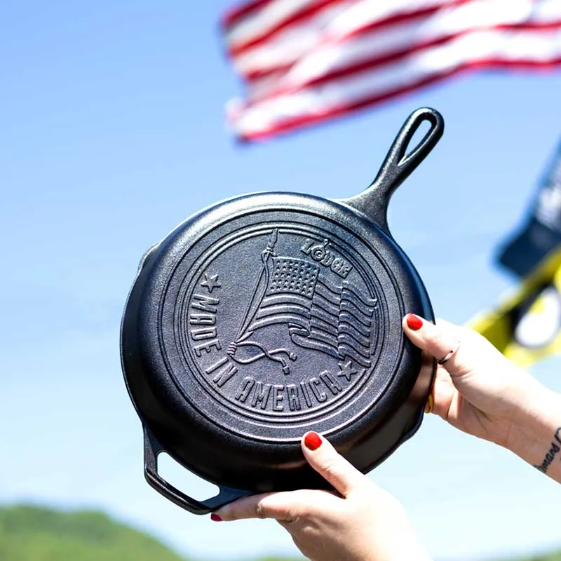 10.25 Inch Seasoned Cast Iron American Flag Skillet - Image 2
